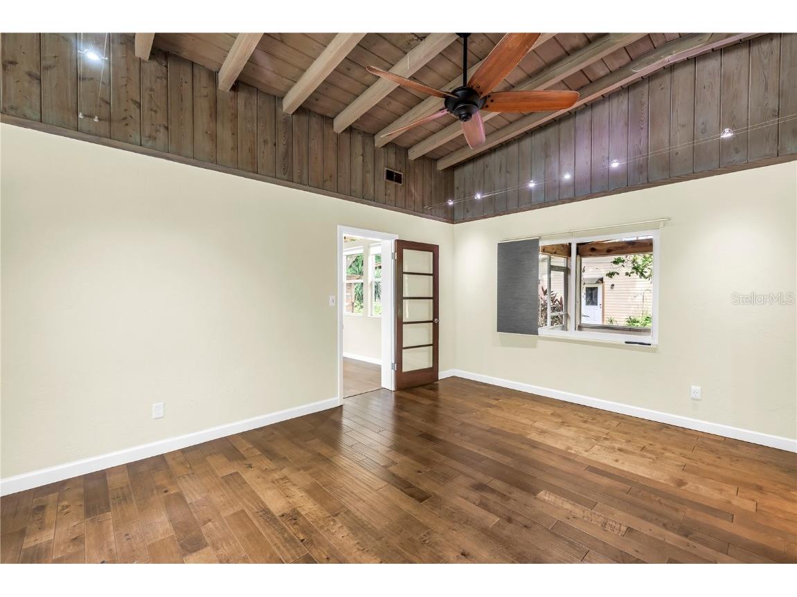 525 Villagrande Avenue S Saint Petersburg FL 33707 TB8428239 image13