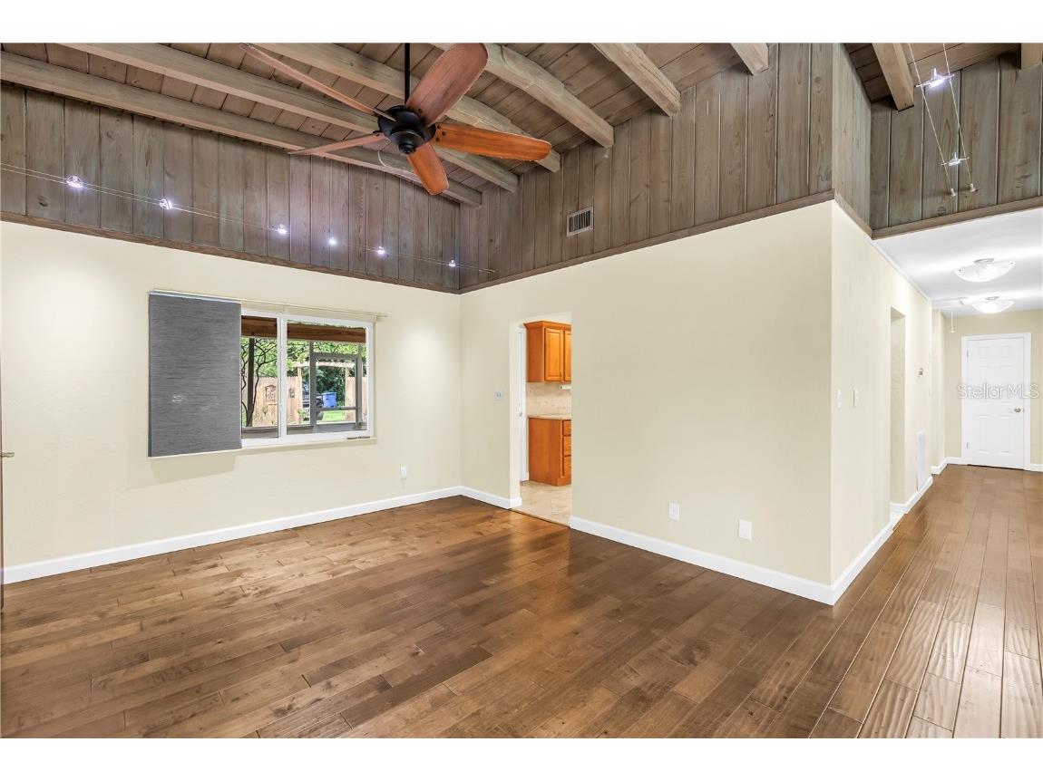 525 Villagrande Avenue S Saint Petersburg FL 33707 TB8428239 image15