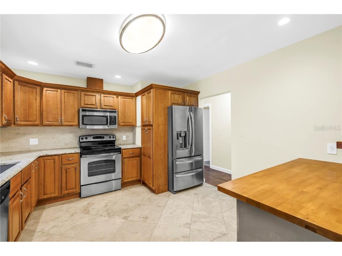 525 Villagrande Avenue S Saint Petersburg FL 33707 TB8428239 image19