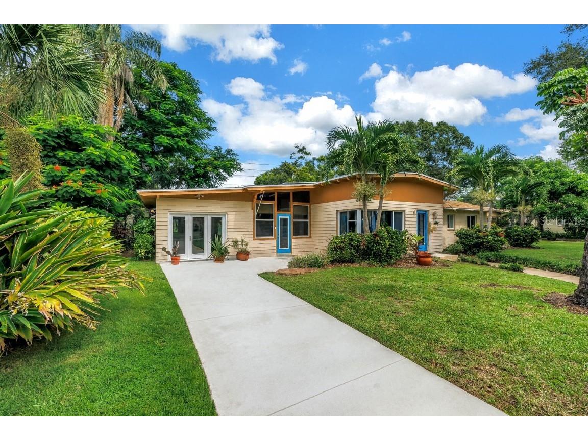525 Villagrande Avenue S Saint Petersburg FL 33707 TB8428239 image2