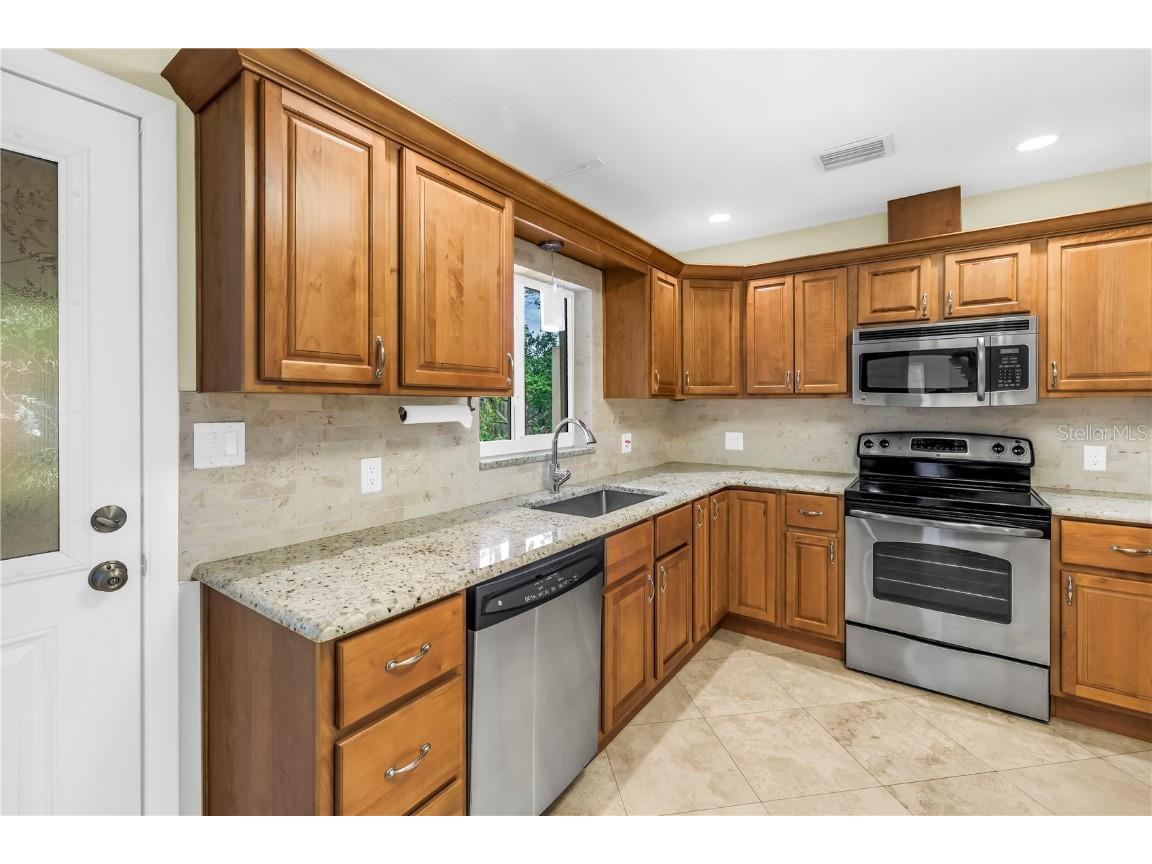 525 Villagrande Avenue S Saint Petersburg FL 33707 TB8428239 image20