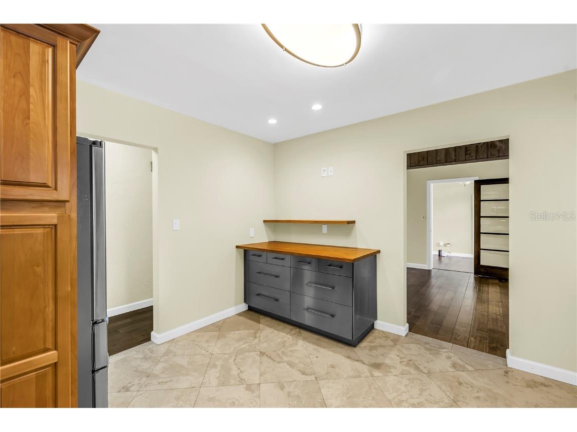 525 Villagrande Avenue S Saint Petersburg FL 33707 TB8428239 image21