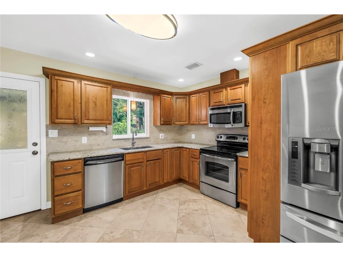 525 Villagrande Avenue S Saint Petersburg FL 33707 TB8428239 image22