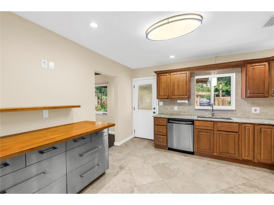 525 Villagrande Avenue S Saint Petersburg FL 33707 TB8428239 image23