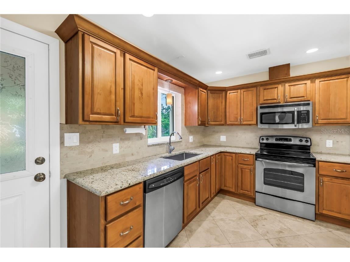 525 Villagrande Avenue S Saint Petersburg FL 33707 TB8428239 image24