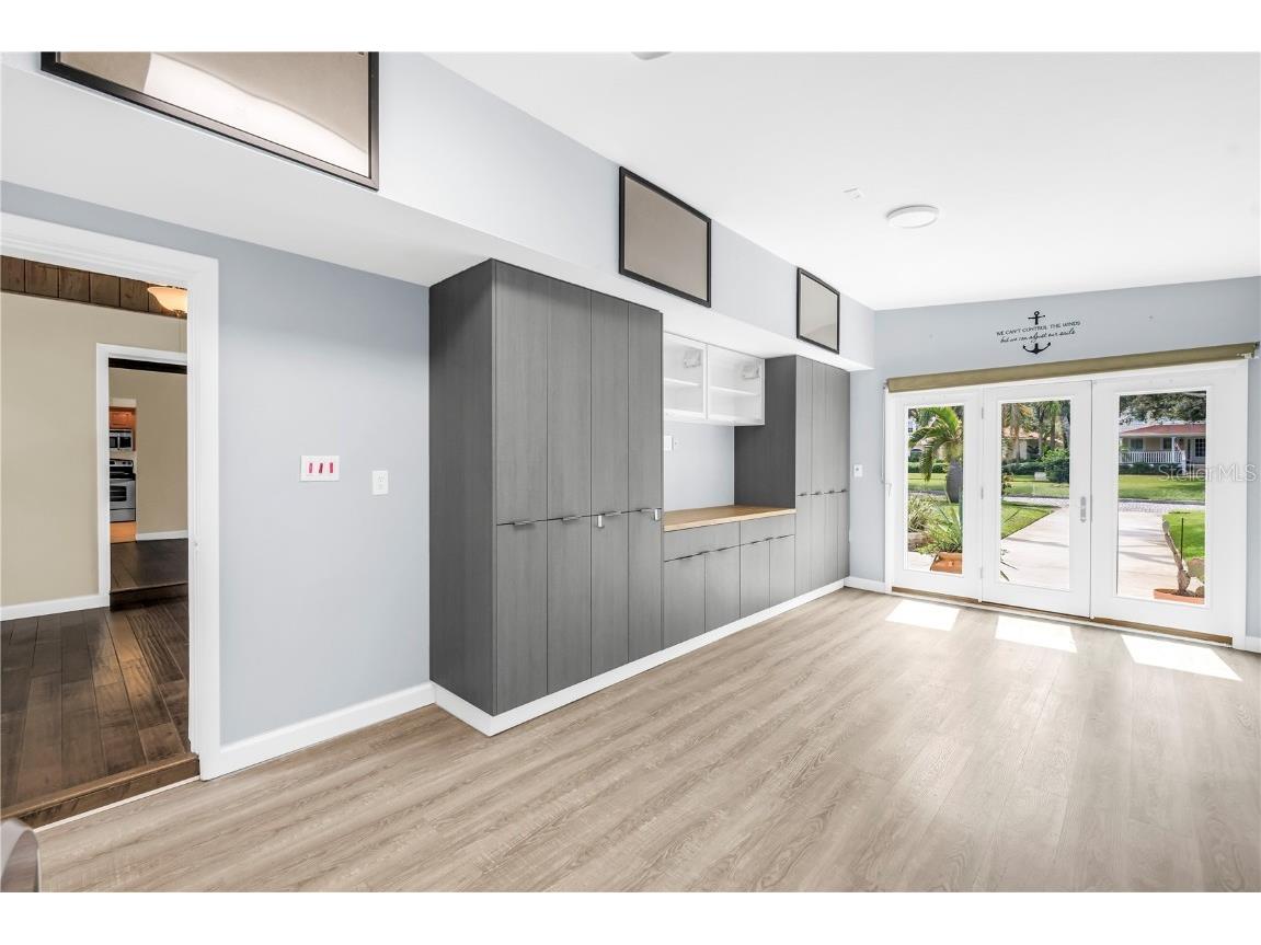 525 Villagrande Avenue S Saint Petersburg FL 33707 TB8428239 image33