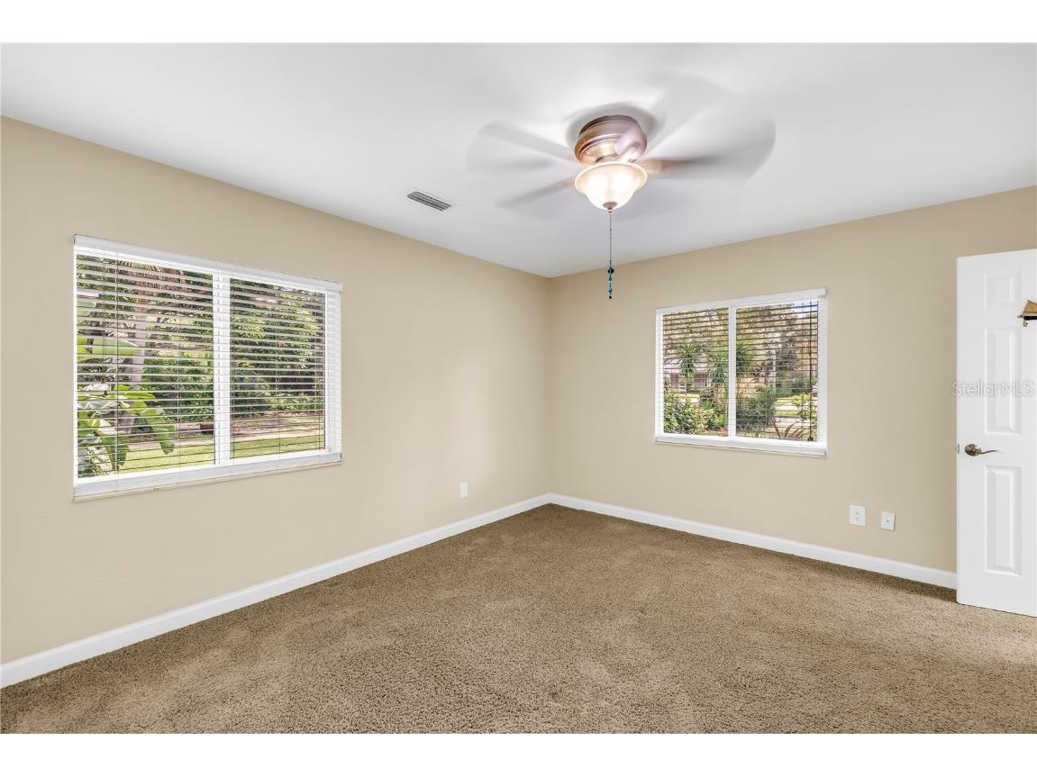 525 Villagrande Avenue S Saint Petersburg FL 33707 TB8428239 image49