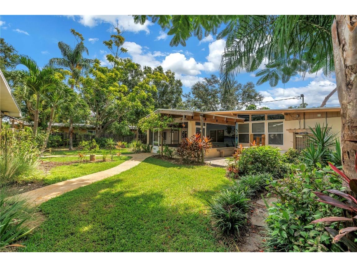 525 Villagrande Avenue S Saint Petersburg FL 33707 TB8428239 image76