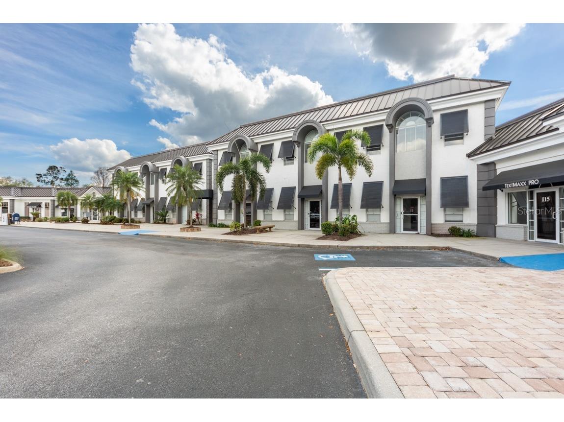 5250 17th Street #109 Sarasota FL 34235 A4502276 image1