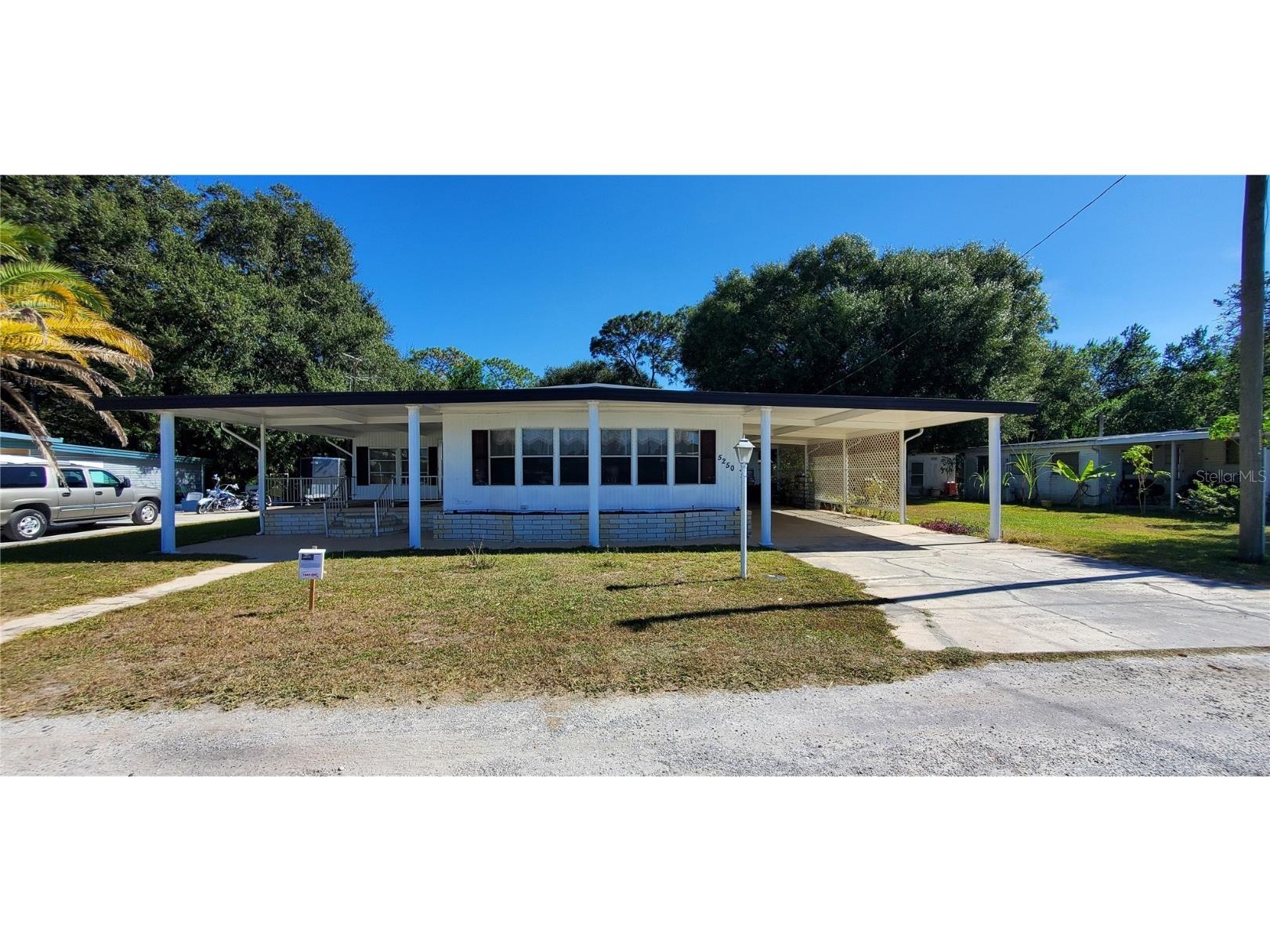 5250 Bolton Drive Zephyrhills FL 33542 U8220012 image1