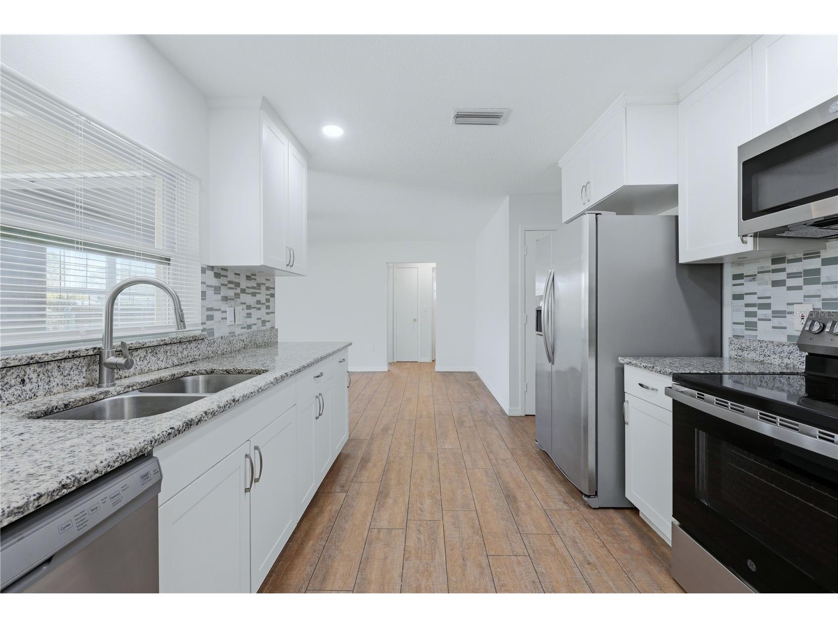 5251 Ashton Road Sarasota FL 34233 A4685402 image17