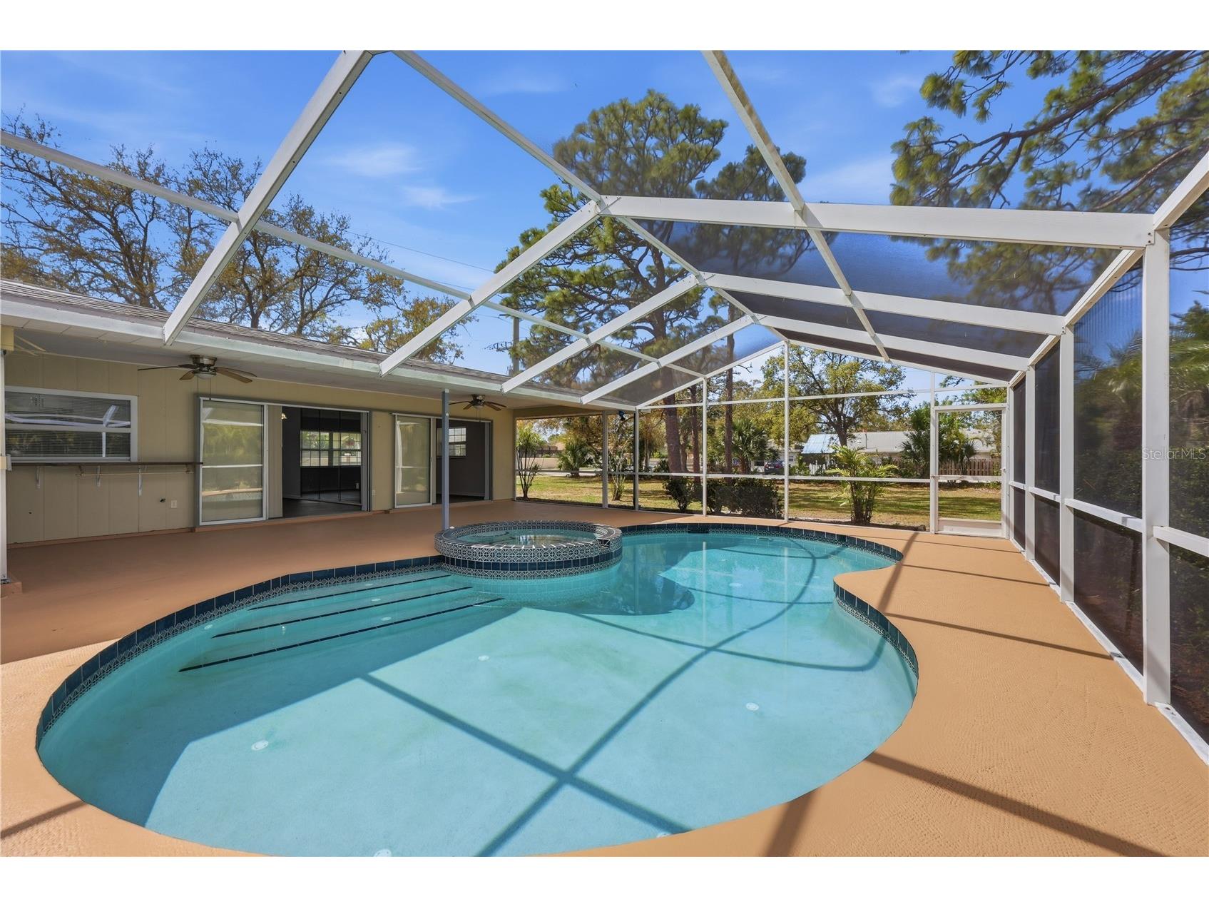 5251 Ashton Road Sarasota FL 34233 A4685402 image40