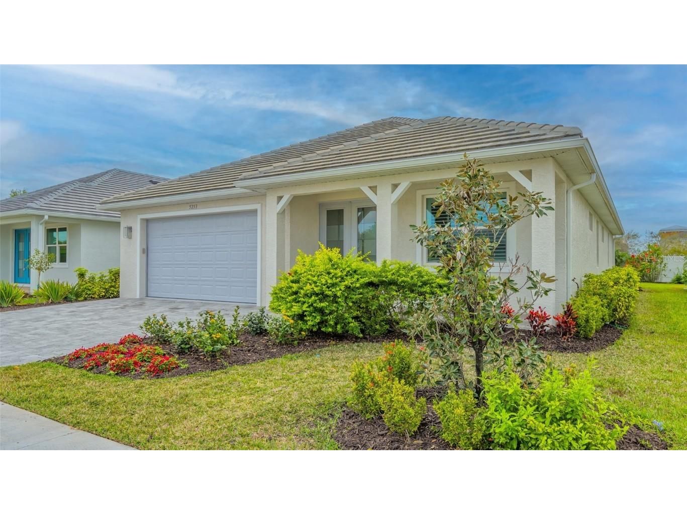 5253 Willow Lake Court Sarasota FL 34233 A4602635 image1
