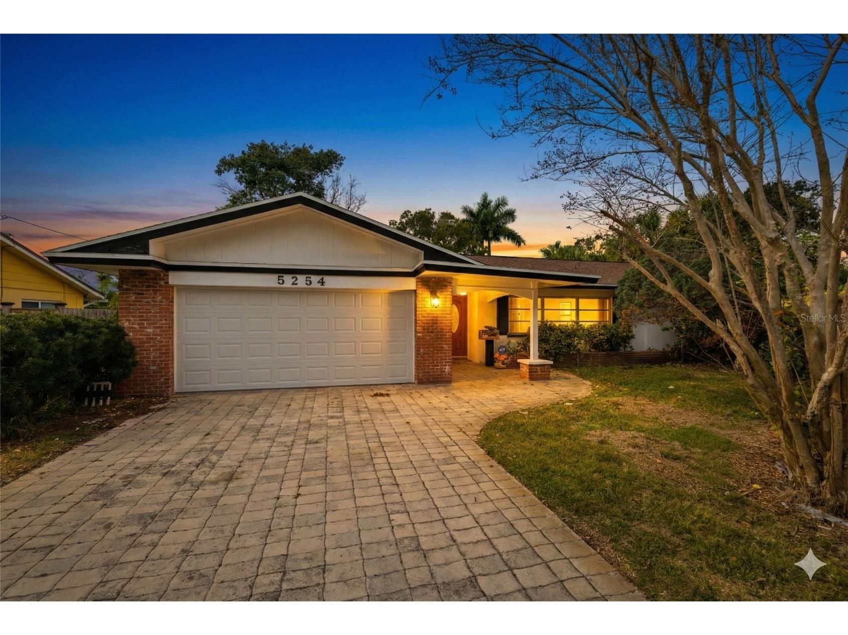 5254 Venetian Boulevard NE Saint Petersburg FL 33703 TB8465045 image1
