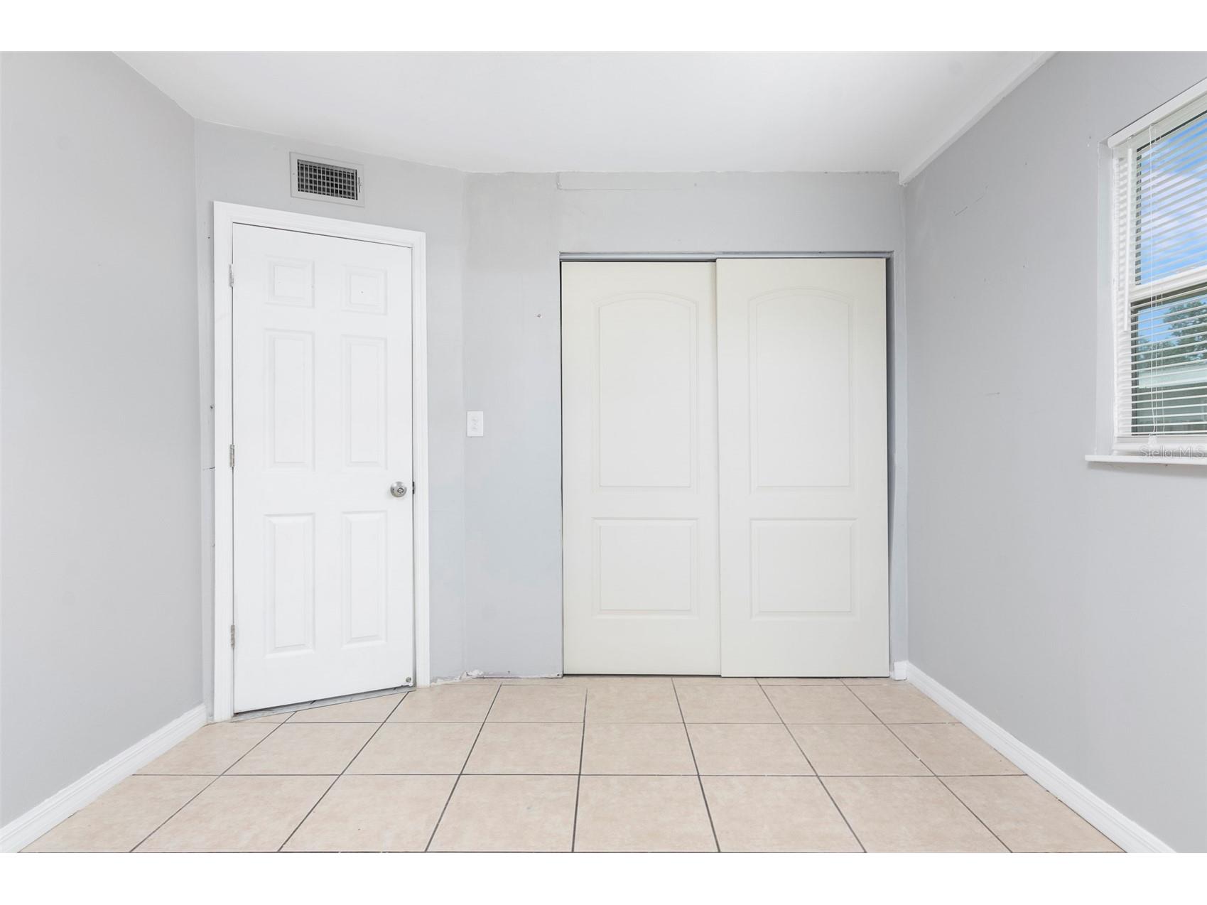 5255 45th Avenue N Saint Petersburg FL 33709 TB8525514 image15