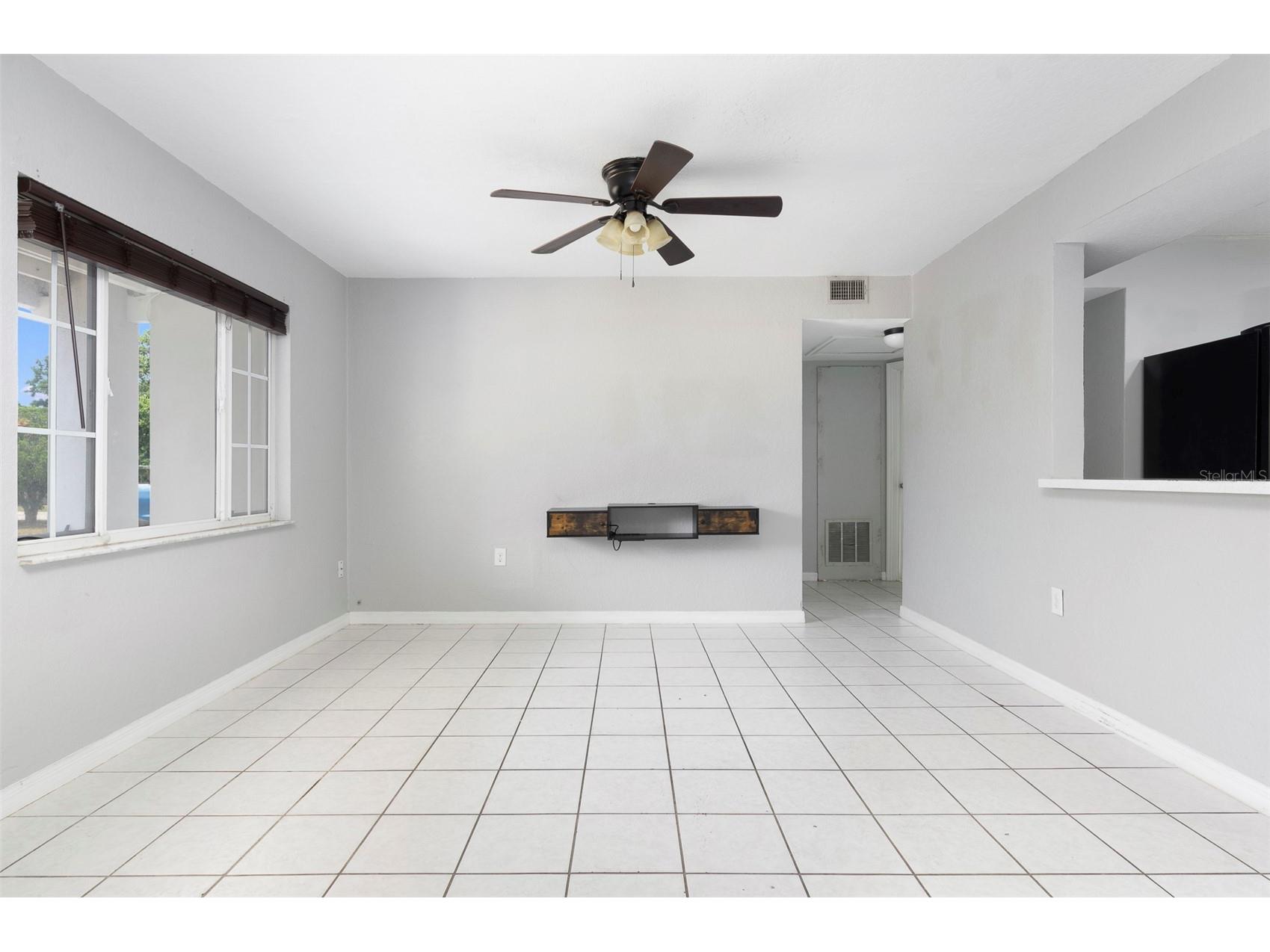 5255 45th Avenue N Saint Petersburg FL 33709 TB8525514 image4