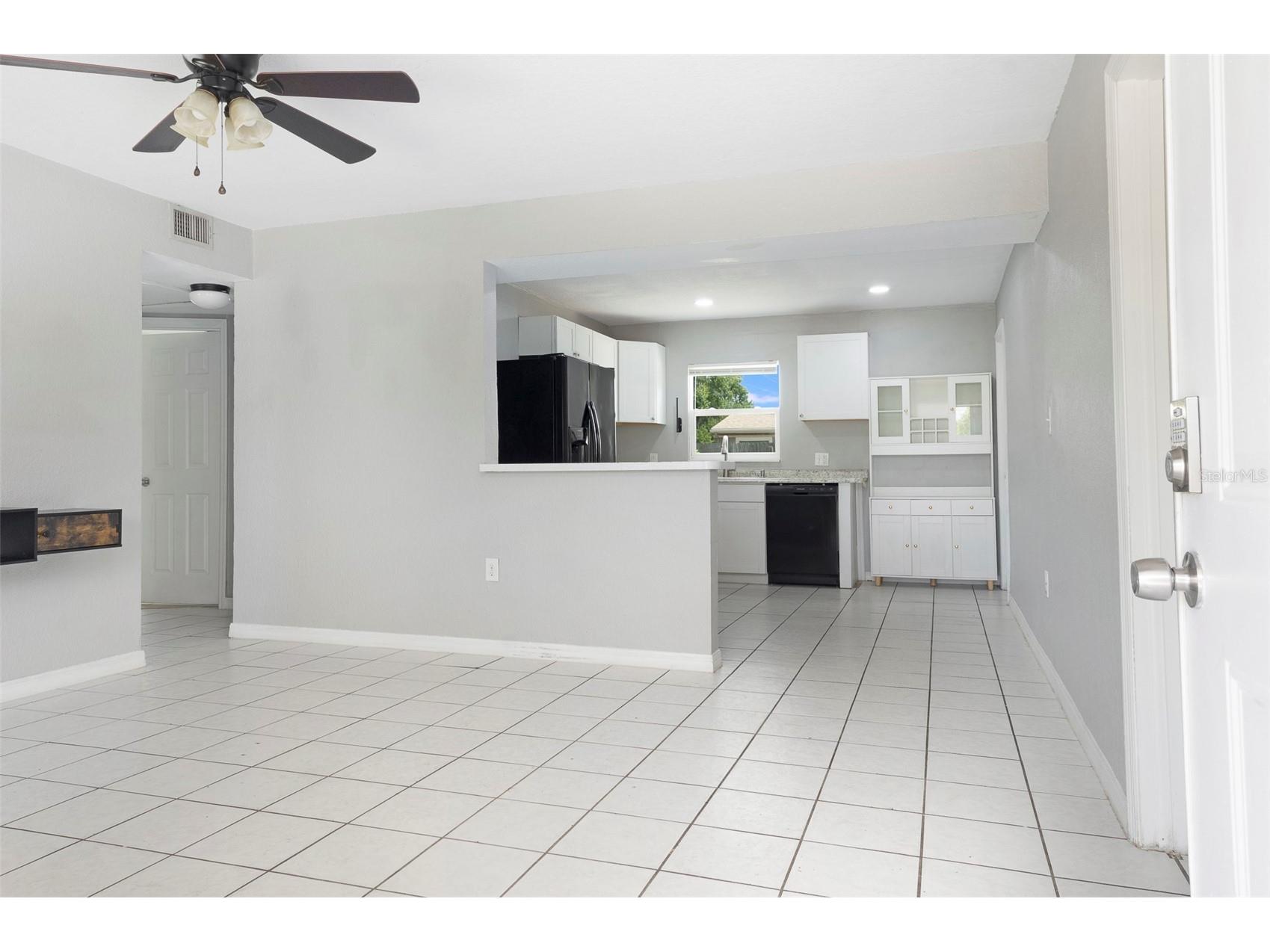 5255 45th Avenue N Saint Petersburg FL 33709 TB8525514 image5