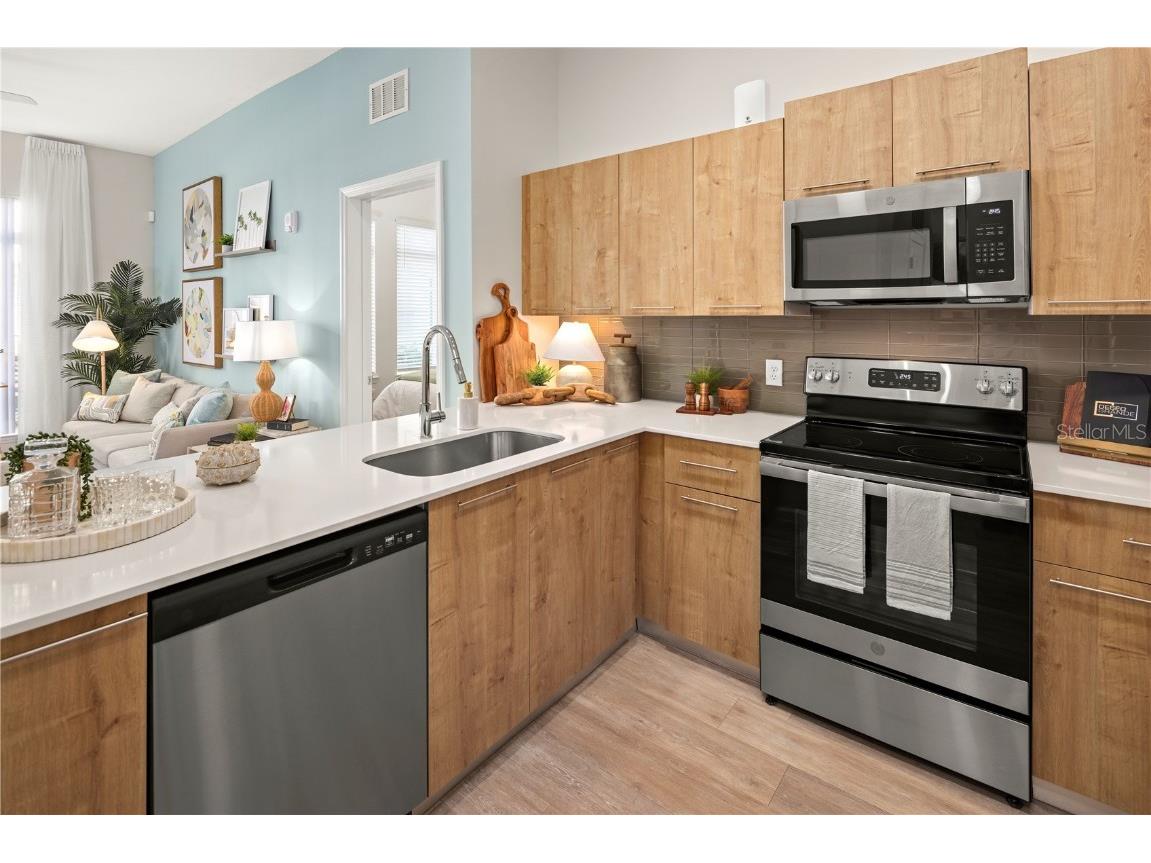 5256 International Drive #B1 Orlando FL 32819 O6357564 image4