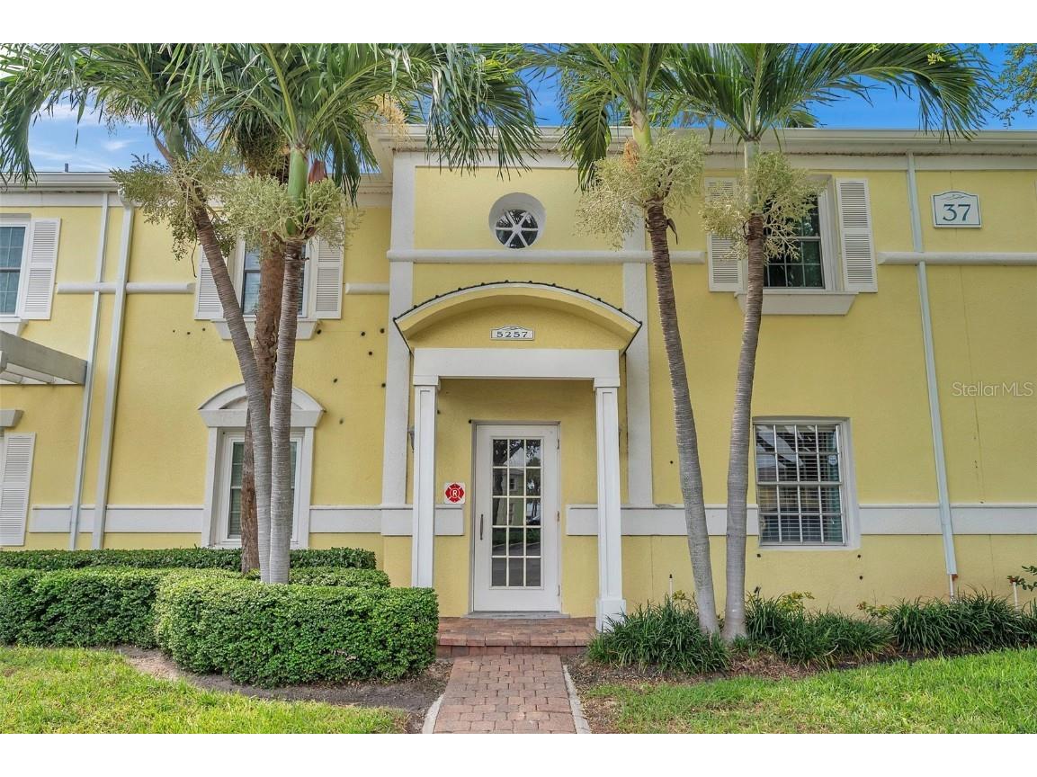 5257 Beach Drive SE #D Saint Petersburg FL 33705 U8250944 image2