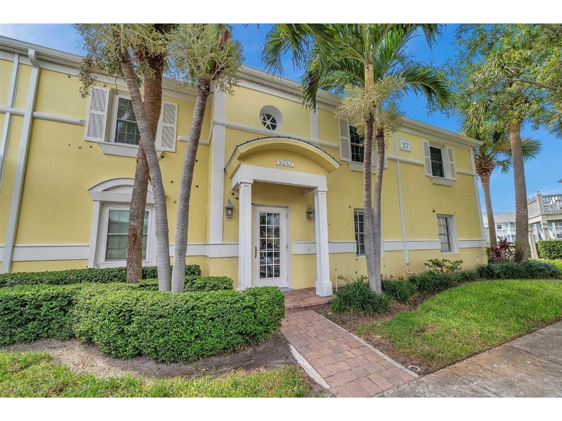 5257 Beach Drive SE #D Saint Petersburg FL 33705 U8250944 image3