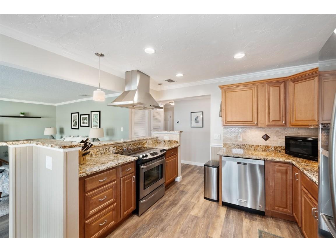 5257 Beach Drive SE #D Saint Petersburg FL 33705 U8250944 image8