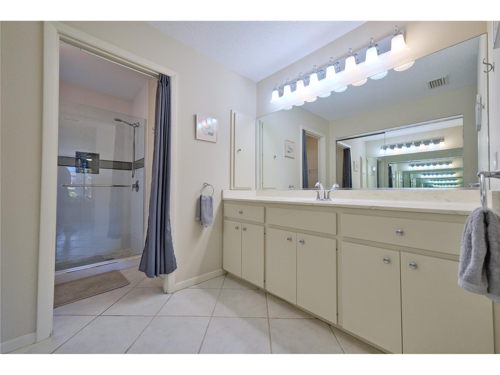 5257 Myrtle Way #29 Sarasota FL 34235 A4687062 image18