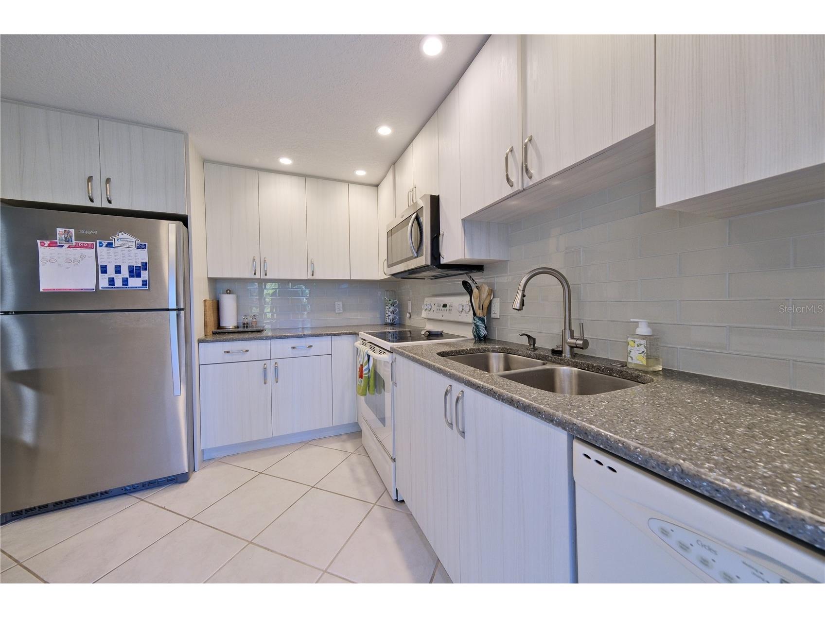 5257 Myrtle Way #29 Sarasota FL 34235 A4687062 image6