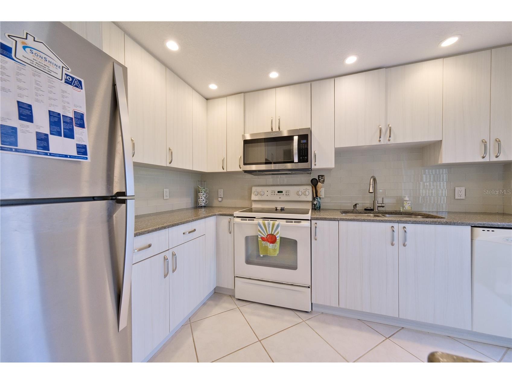 5257 Myrtle Way #29 Sarasota FL 34235 A4687062 image9