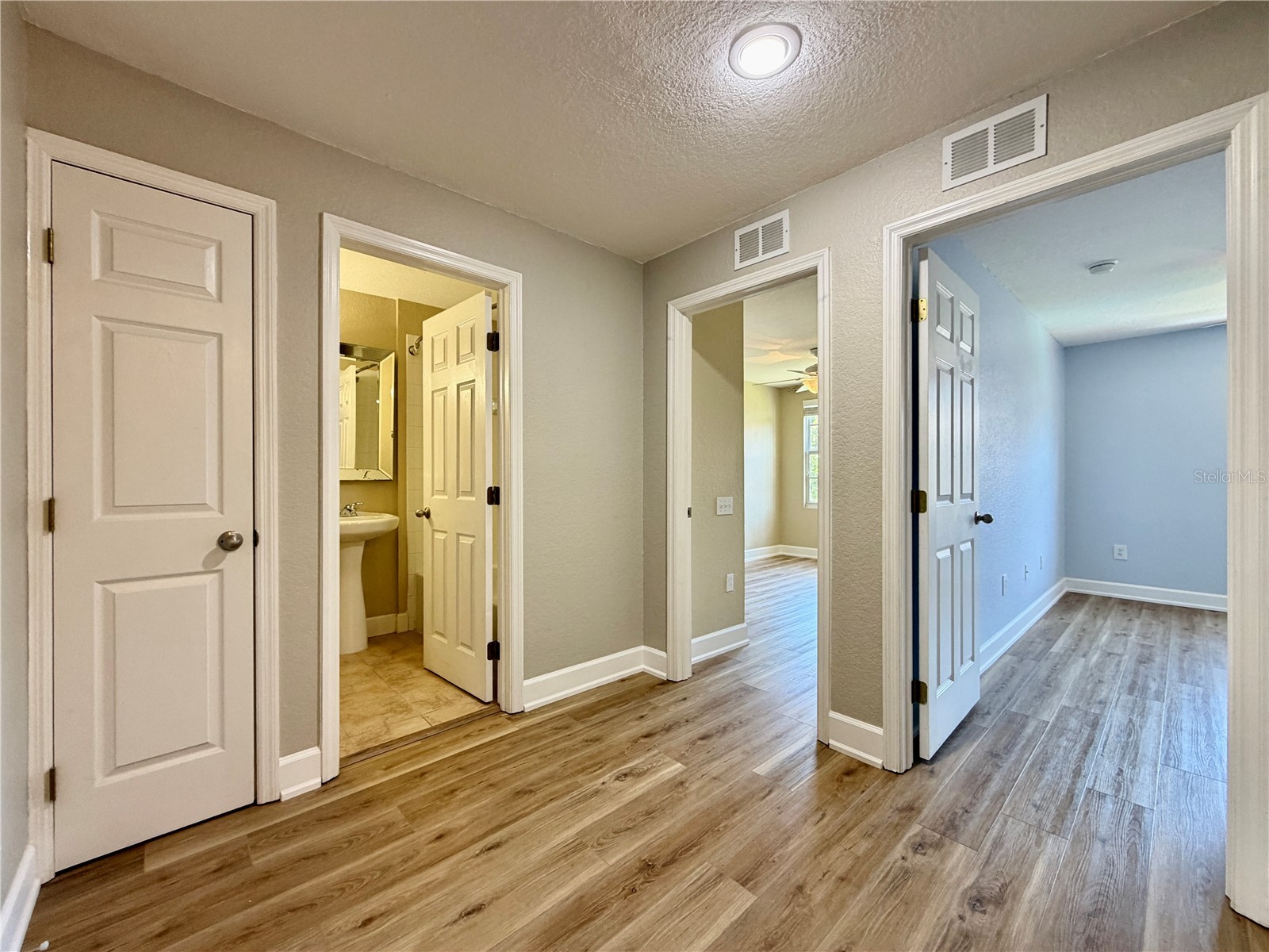 526 101st Avenue N Saint Petersburg FL 33702 TB8522155 image16