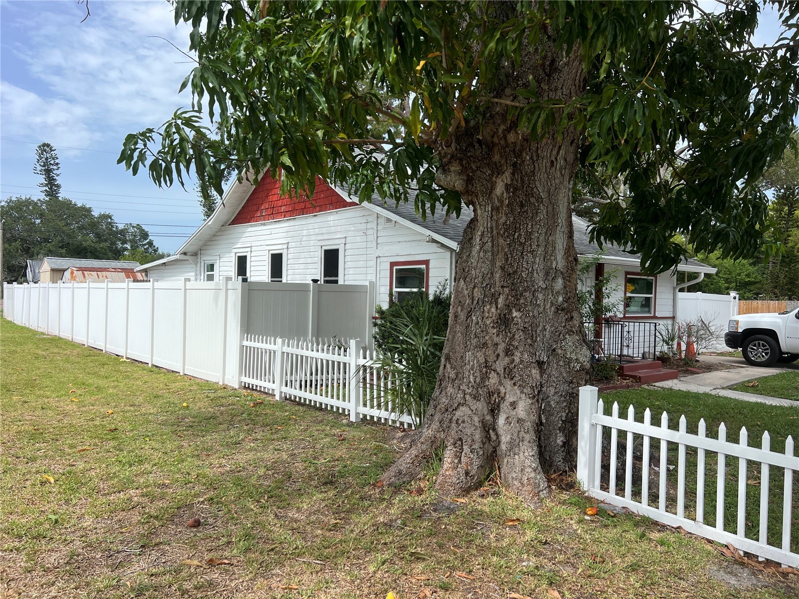 526 14th Avenue S Saint Petersburg FL 33701 TB8529153 image2