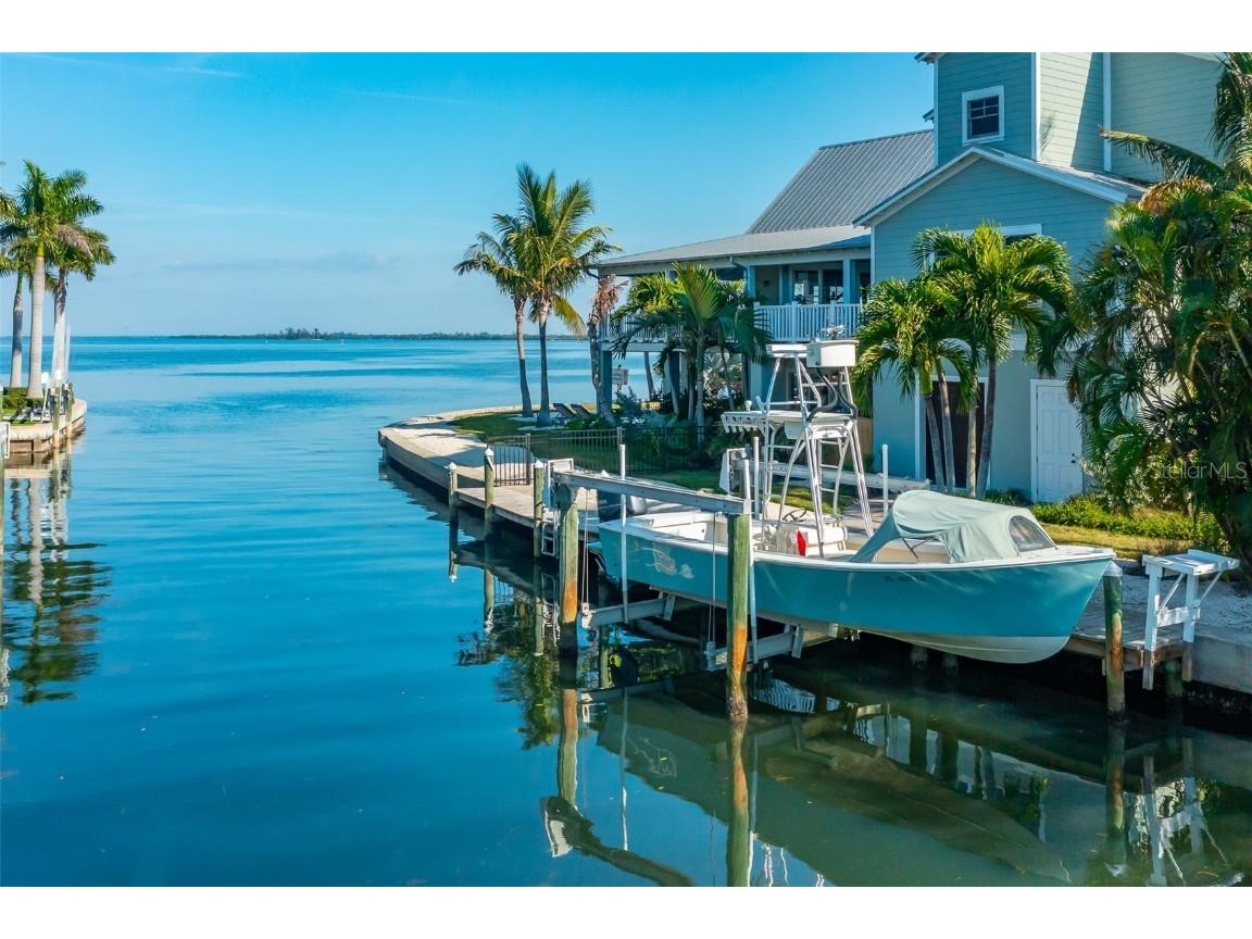 526 56th Street Holmes Beach FL 34217 A4673145 image4