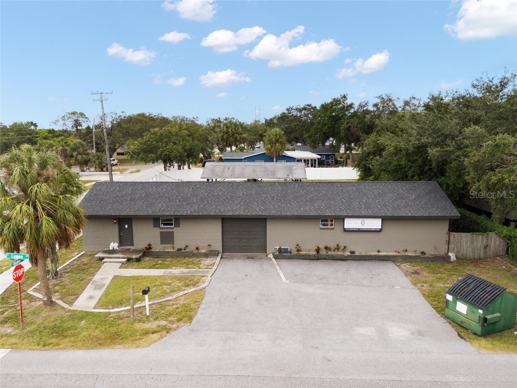 526 E Lemon Street Tarpon Springs FL 34689 W7877397 image1