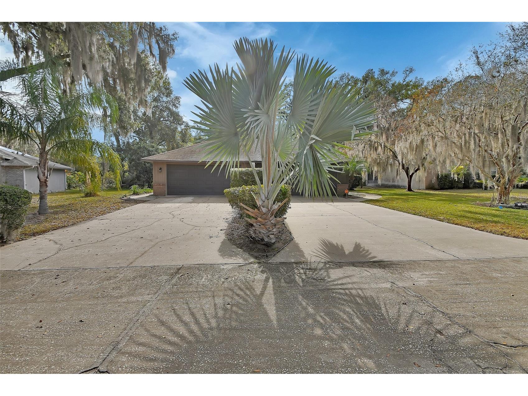 526 Hemingway Court Deland FL 32720 V4946409 image1