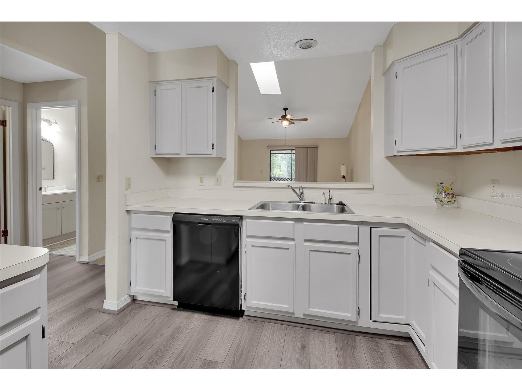 526 Hemingway Court Deland FL 32720 V4946409 image12