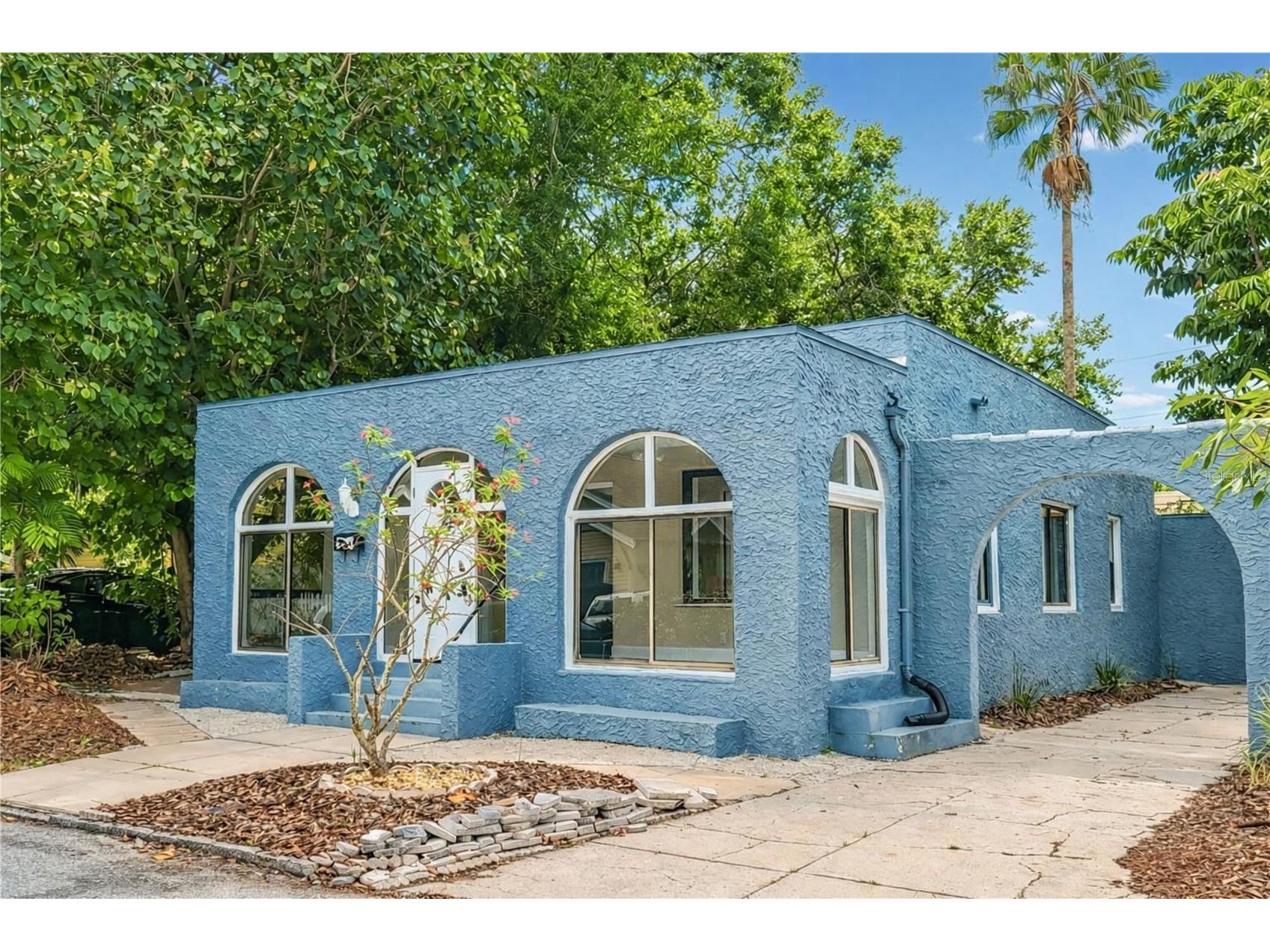526 Kirkwood Terrace N Saint Petersburg FL 33701 TB8424530 image1