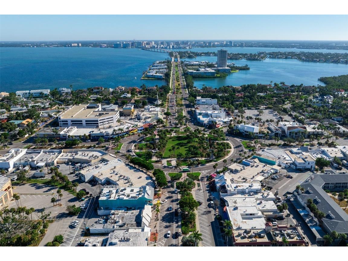 526 N Spoonbill Drive Sarasota FL 34236 A4673308 image27