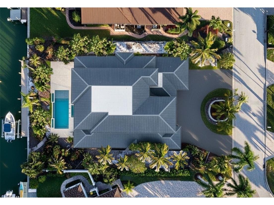 526 N Spoonbill Drive Sarasota FL 34236 A4673308 image4