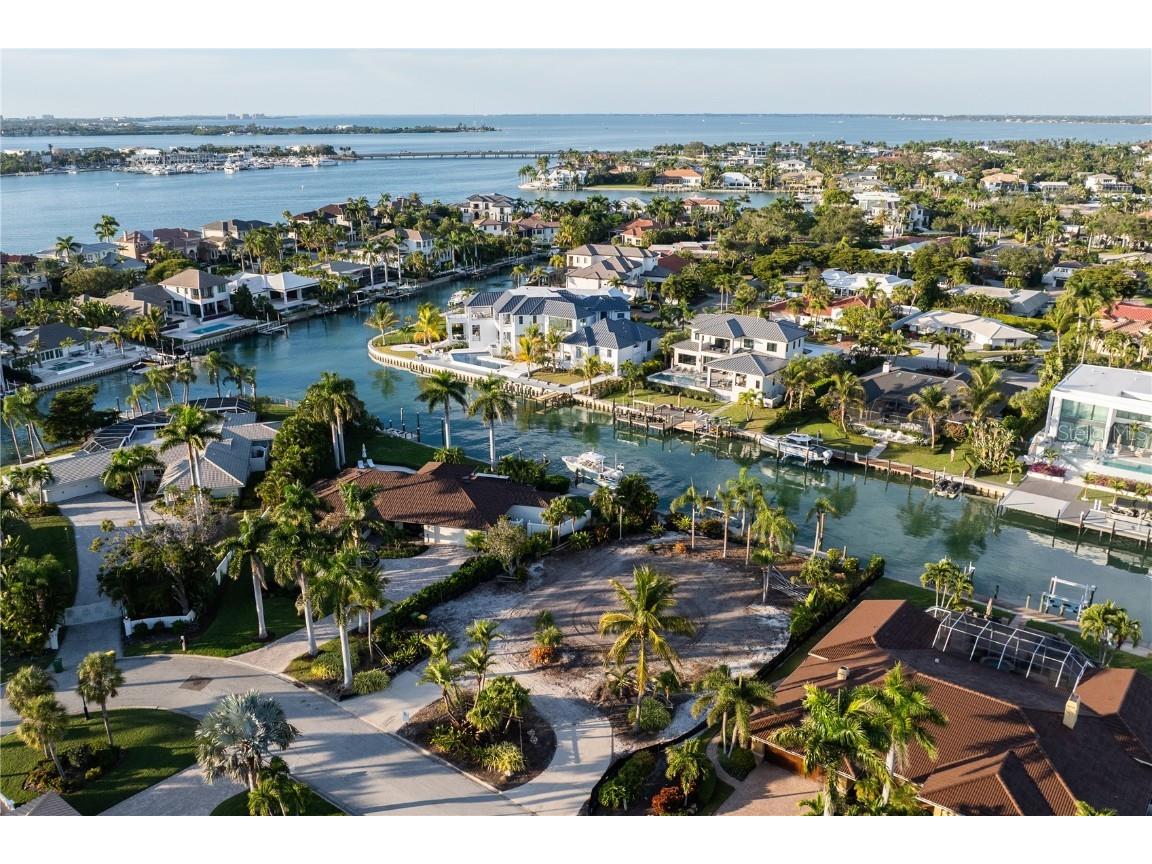 526 N Spoonbill Drive Sarasota FL 34236 A4673308 image7