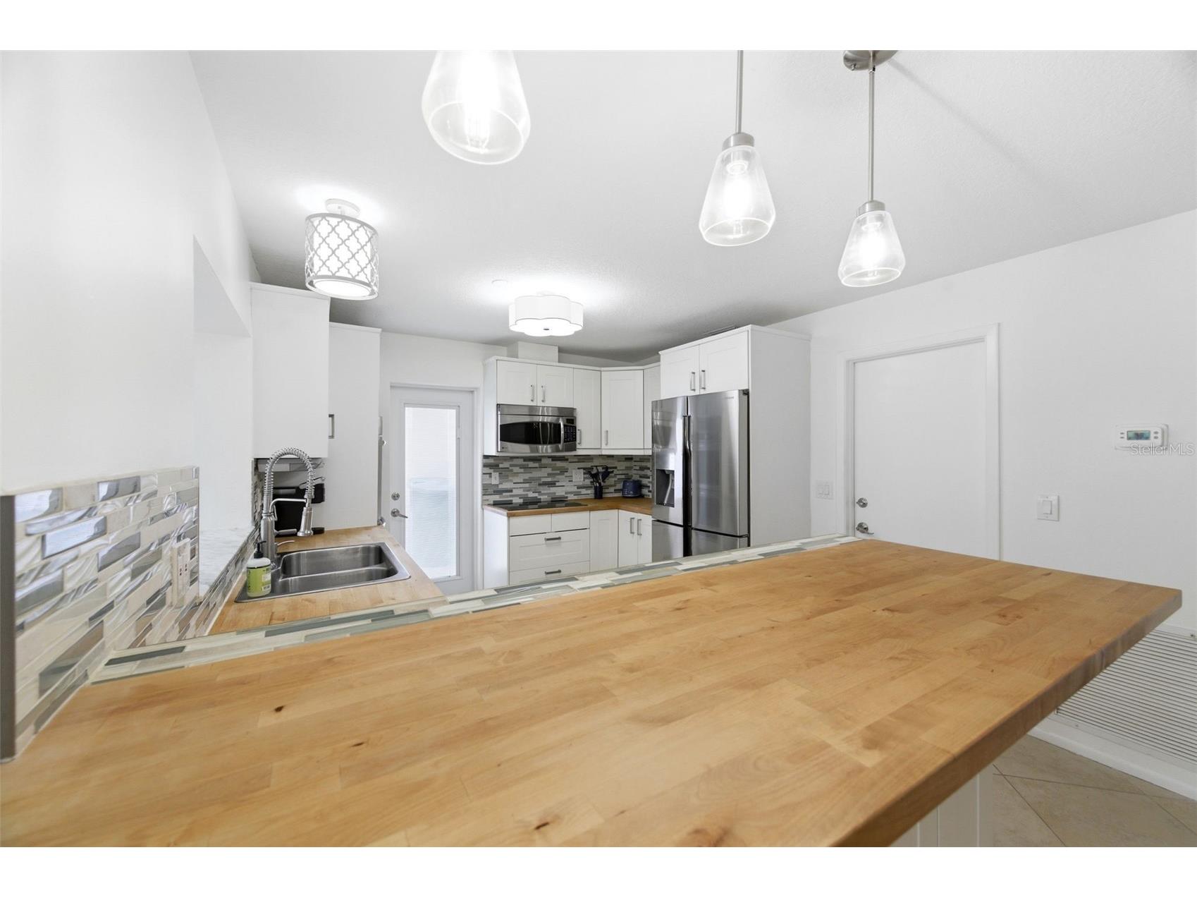 526 St Tropez Circle NE Saint Petersburg FL 33703 TB8486857 image12