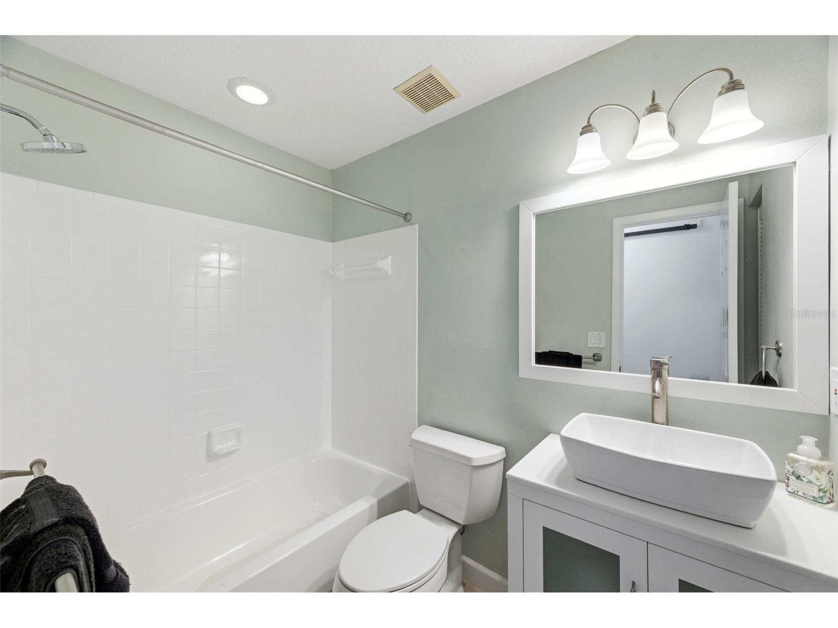 526 St Tropez Circle NE Saint Petersburg FL 33703 TB8486857 image18