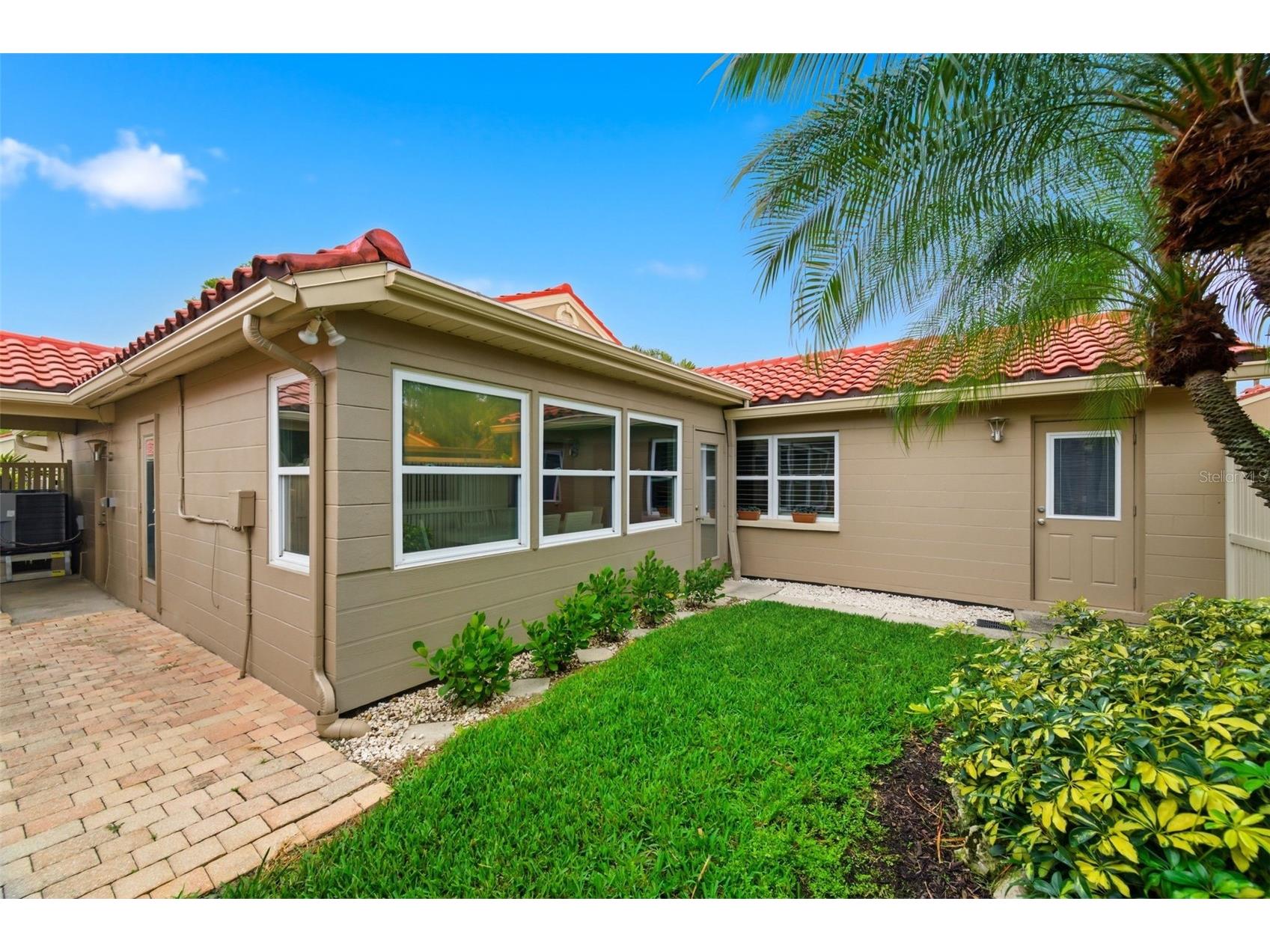 526 St Tropez Circle NE Saint Petersburg FL 33703 TB8486857 image30