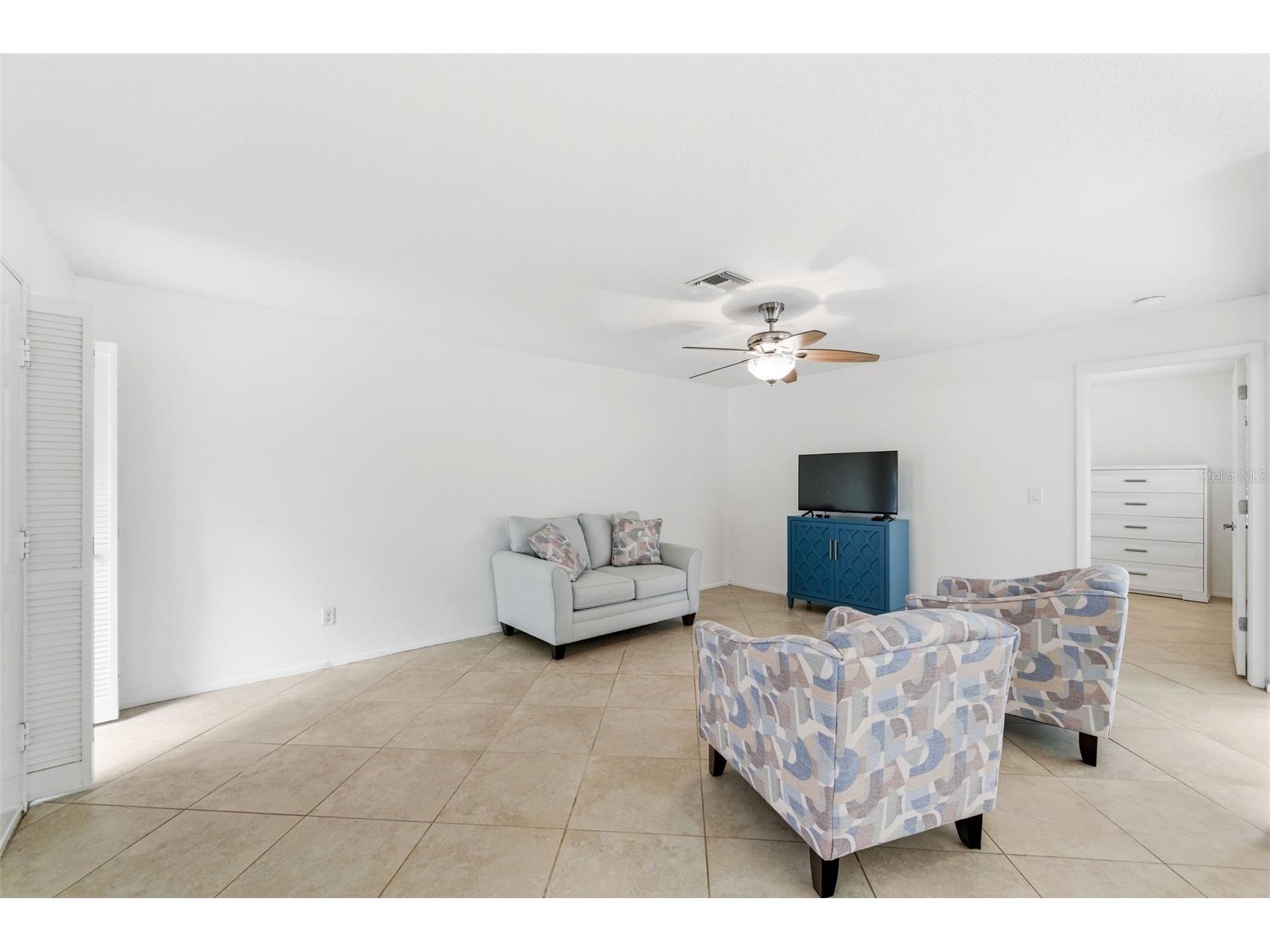526 St Tropez Circle NE Saint Petersburg FL 33703 TB8486857 image6