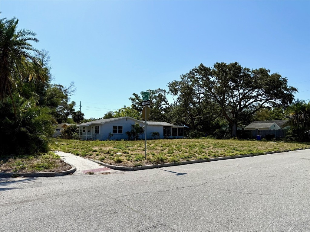 5260 1st Avenue S Saint Petersburg FL 33707 TB8378340 image1