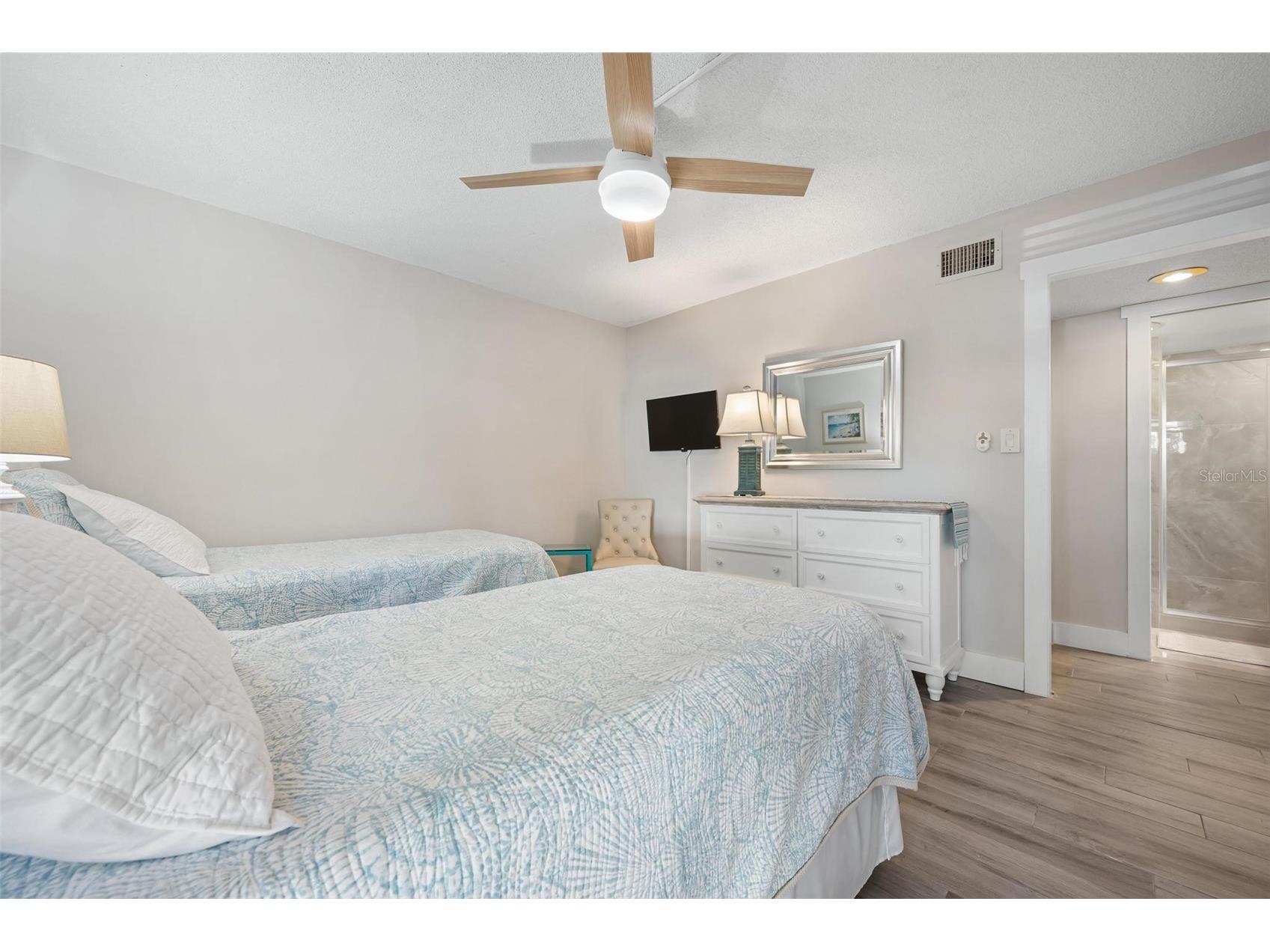 5260 Gulf Of Mexico Drive #403 Longboat Key FL 34228 - INTERCOASTAL WATERWAY A4677090 image17