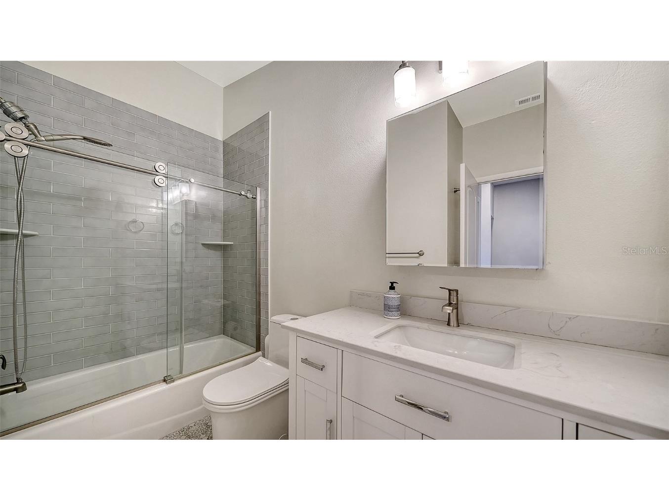 5260 Heron Way #202 Sarasota FL 34231 A4673815 image28