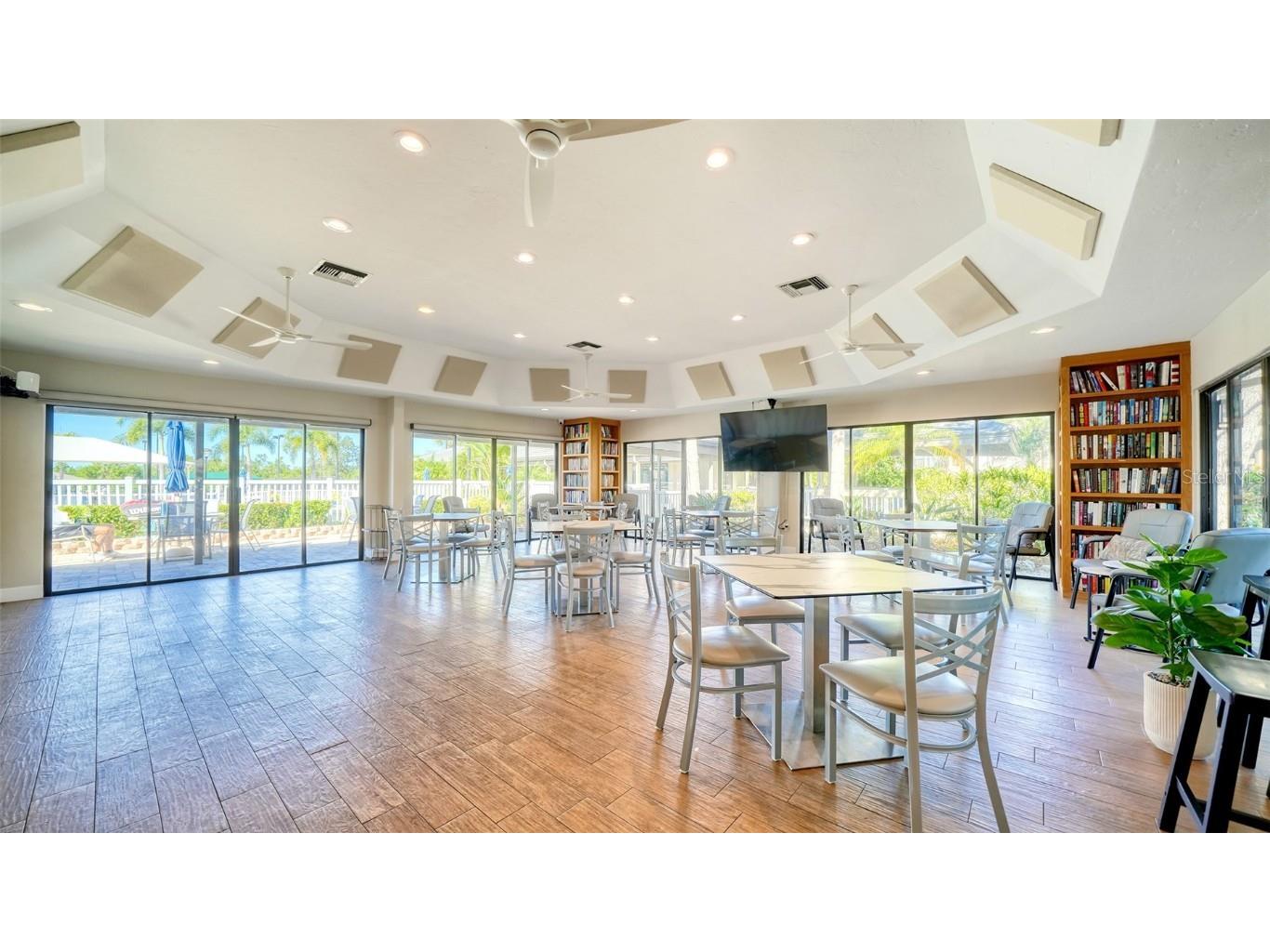 5260 Heron Way #202 Sarasota FL 34231 A4673815 image40