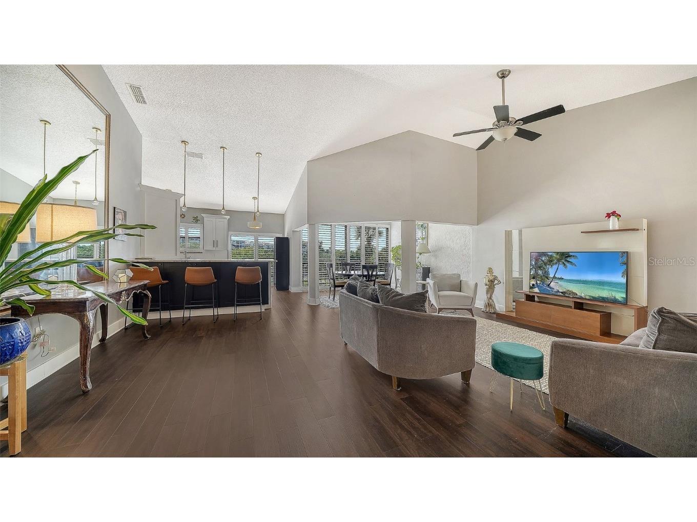 5260 Heron Way #202 Sarasota FL 34231 A4673815 image5