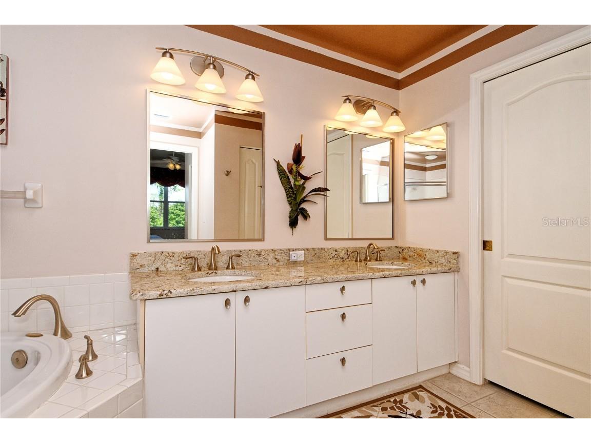 5260 Hyland Hills Avenue #1616 Sarasota FL 34241 A4667450 image29