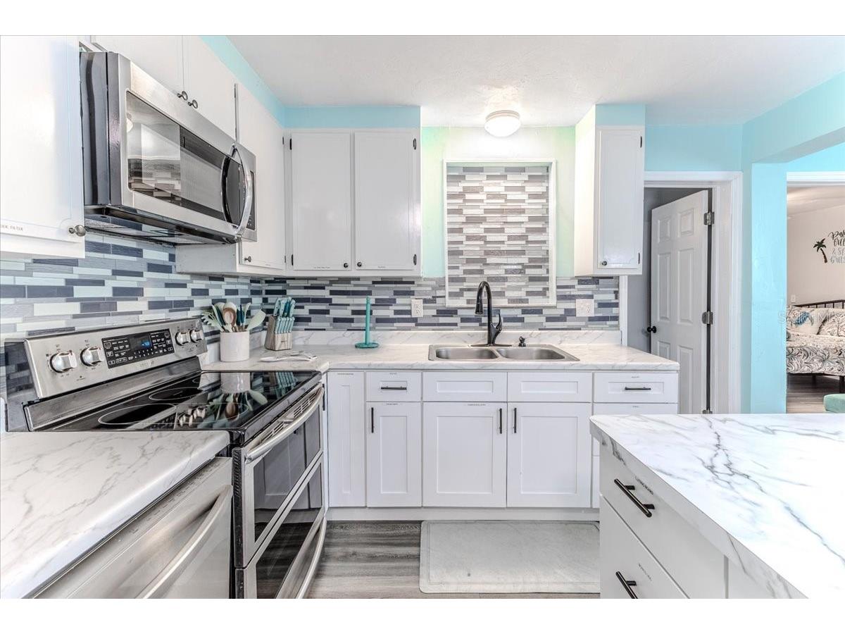 5261 Circle Drive Weeki Wachee FL 34607 - WEEKI WACHEE RIVER & GULF W7881651 image25