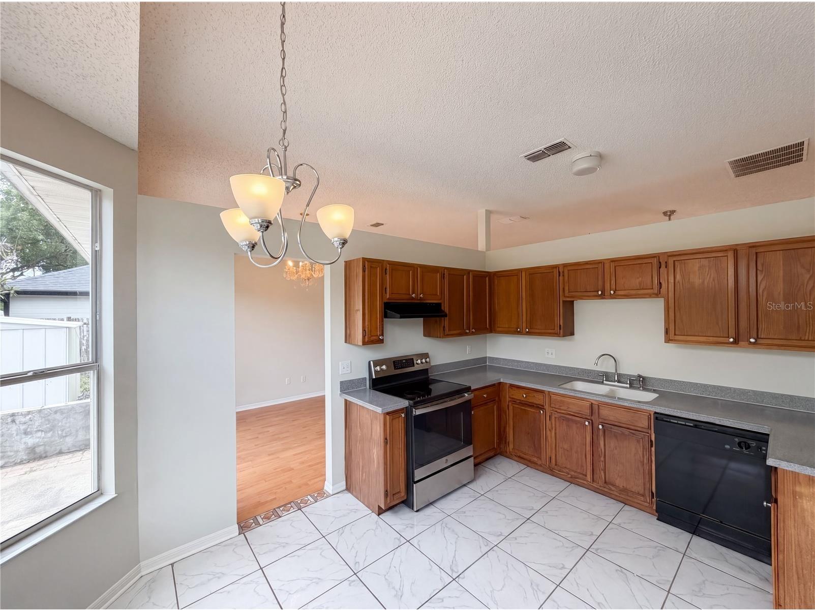 5263 Clarion Oaks Drive Orlando FL 32808 O6410930 image2